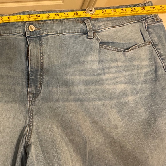 Torrid Perfect Wide Leg Vintage Stretch Jeans 30R – Light Wash Distressed Knees - Picture 5 of 11